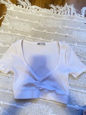 Zara White Ribbed V-Neck Cropped Top
